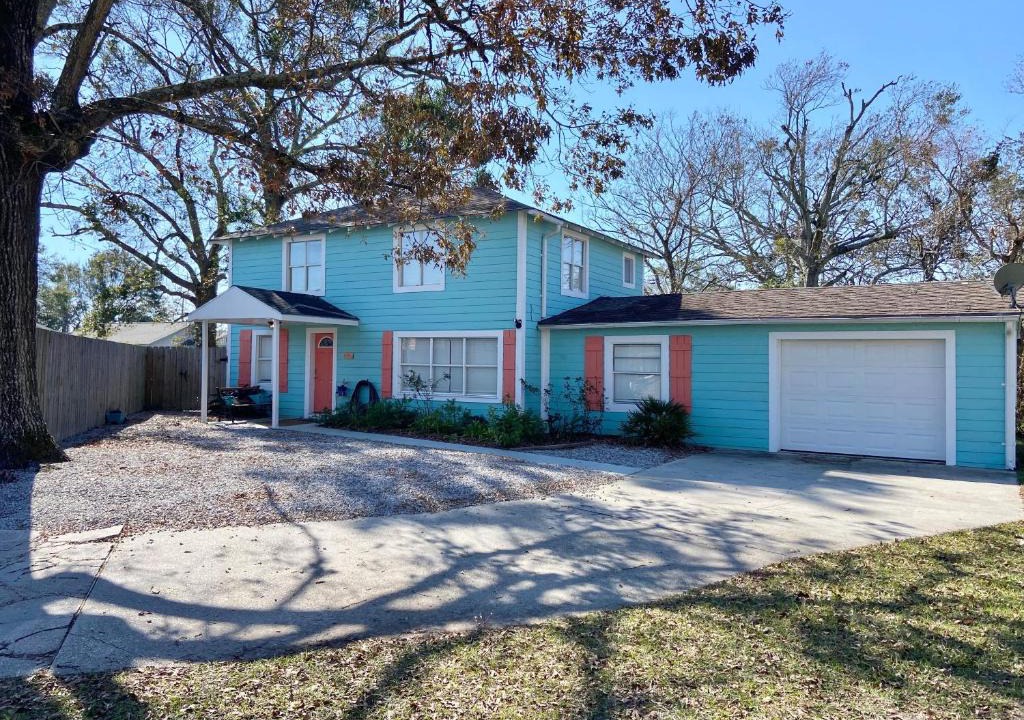 Gulfport House | One Legged Pelican