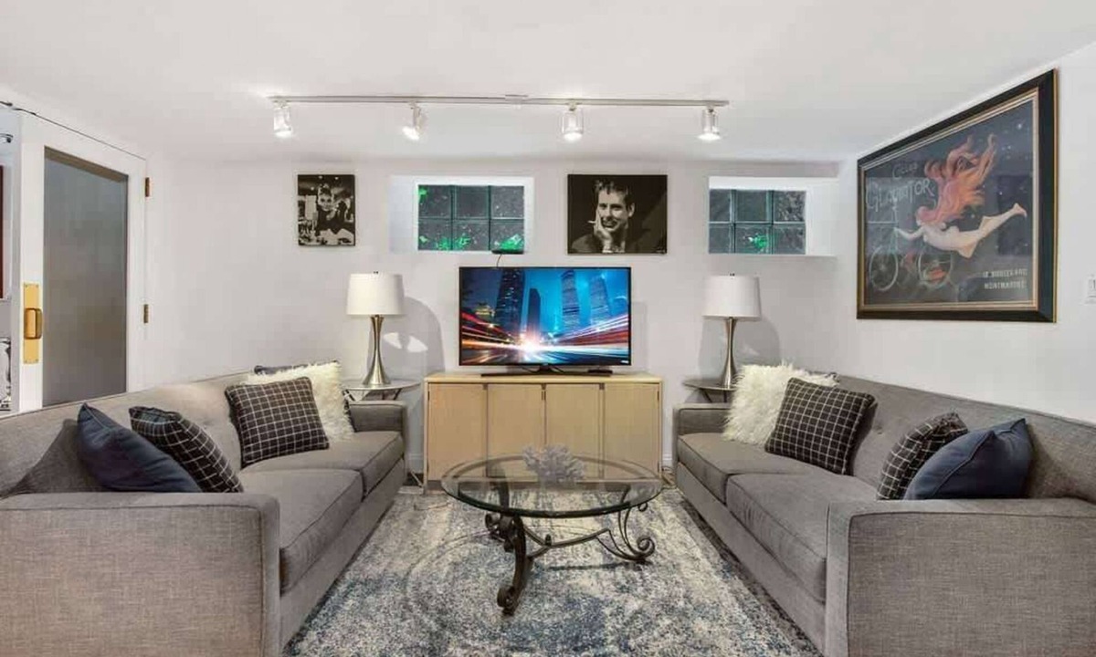 Old Town Triangle Apartment | One-of-a-Kind Apartment In Old Town!