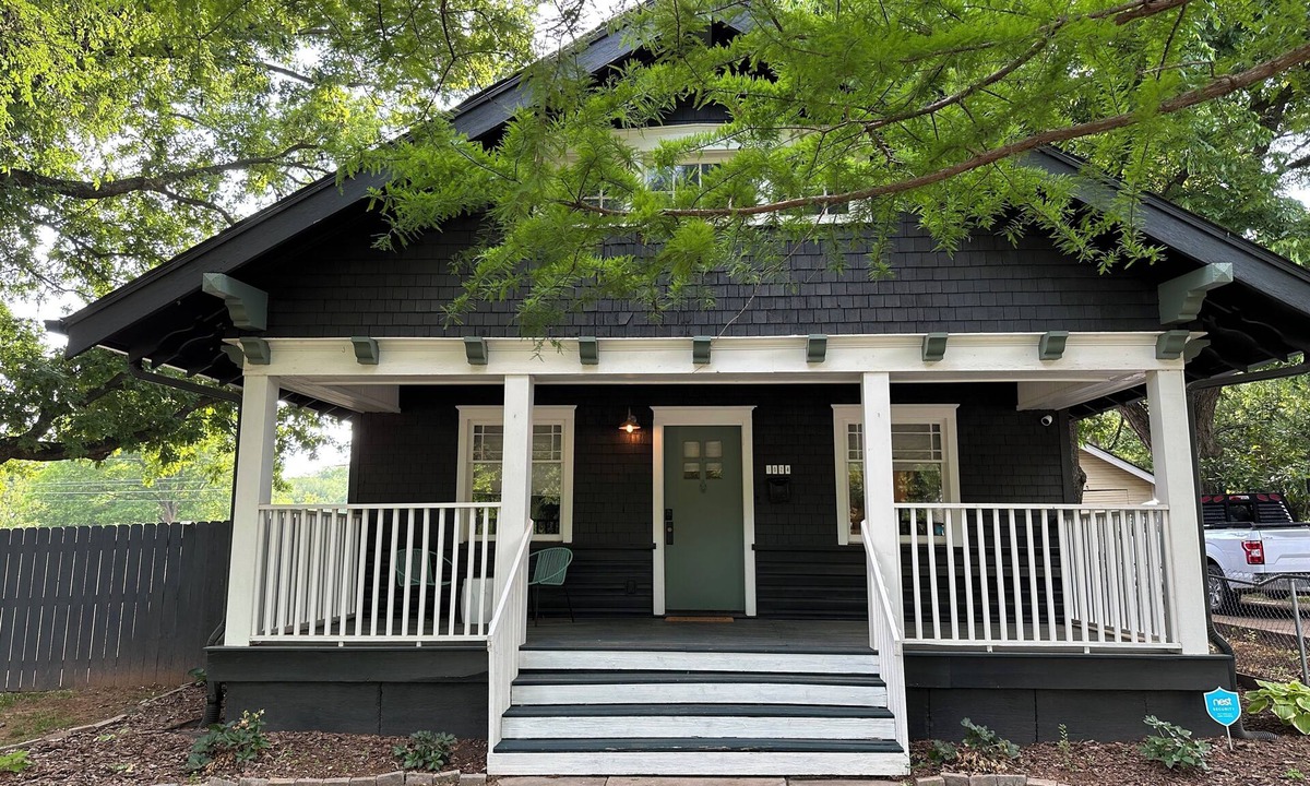 Stillwater House | One of a kind Cottage
