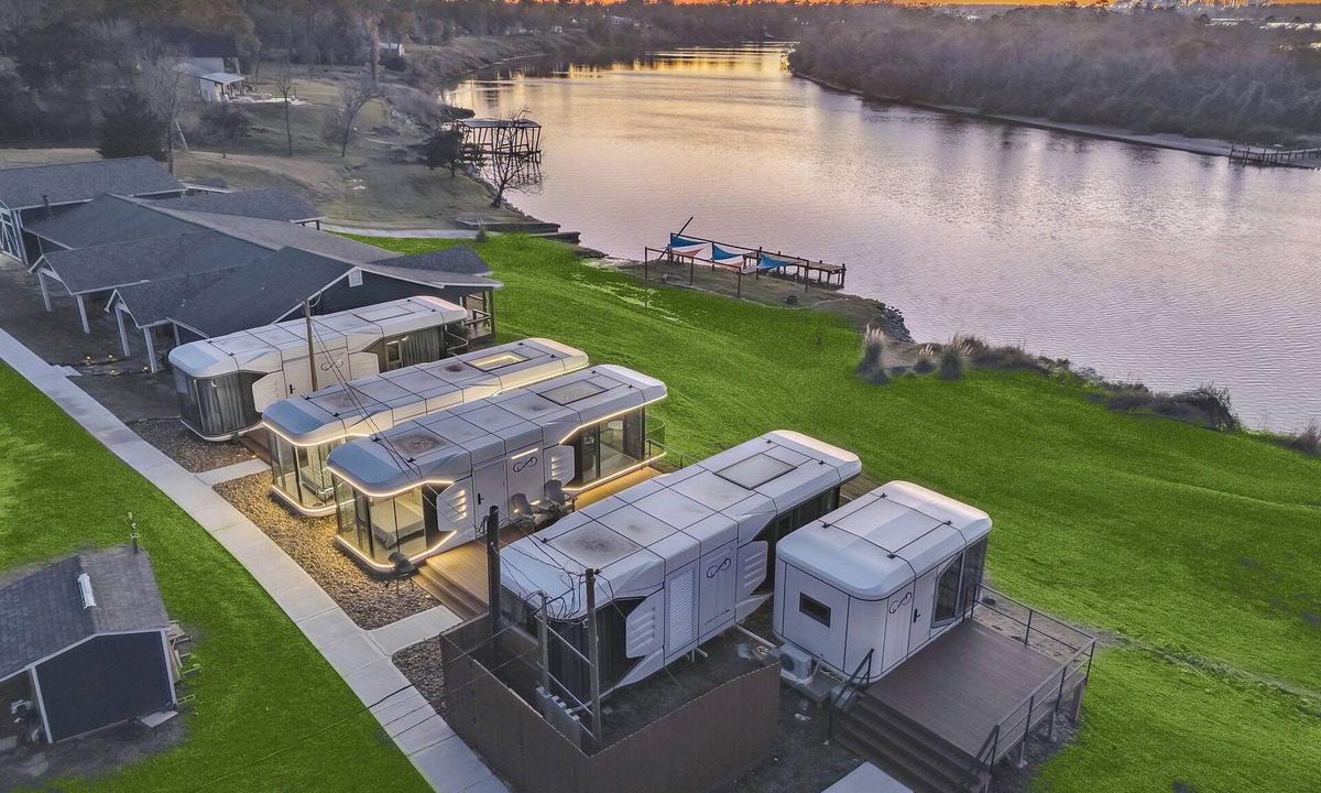 Highlands Apartment | One-of-a-kind tiny home designed for an unforgettable stay by the beautiful San Jacinto River
