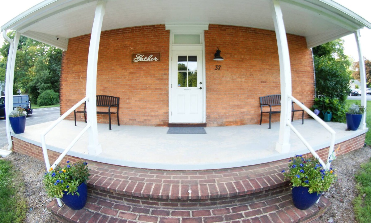 Bowmansdale House | One Room Schoolhouse