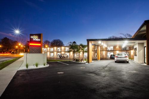 Whakatane Hotel | One88 on Commerce