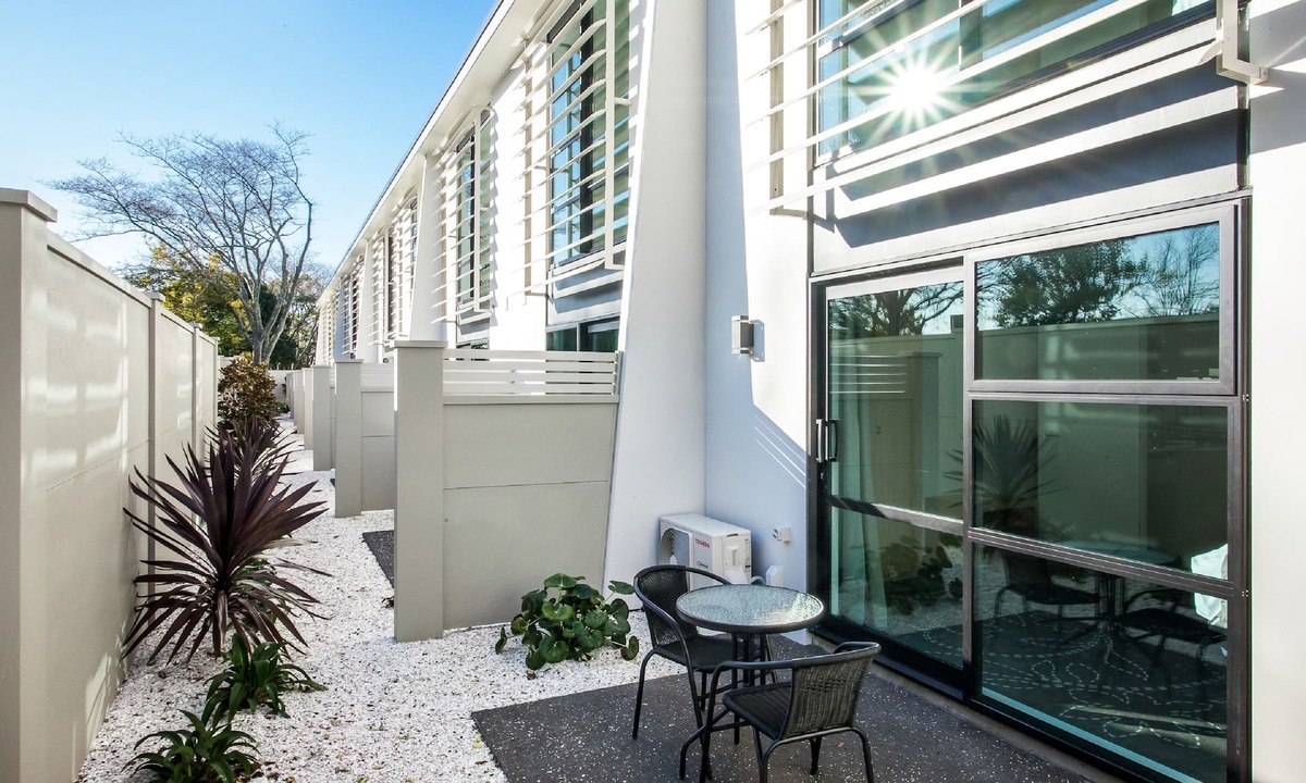 Whakatane Hotel | One88 On Commerce