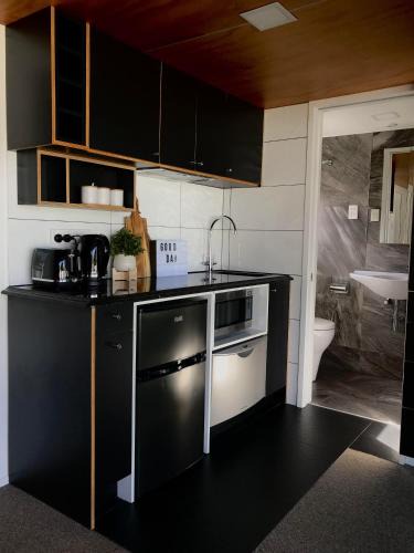 Greenlane - Ellerslie House | Onehunga Garden Tinyhouse with parking