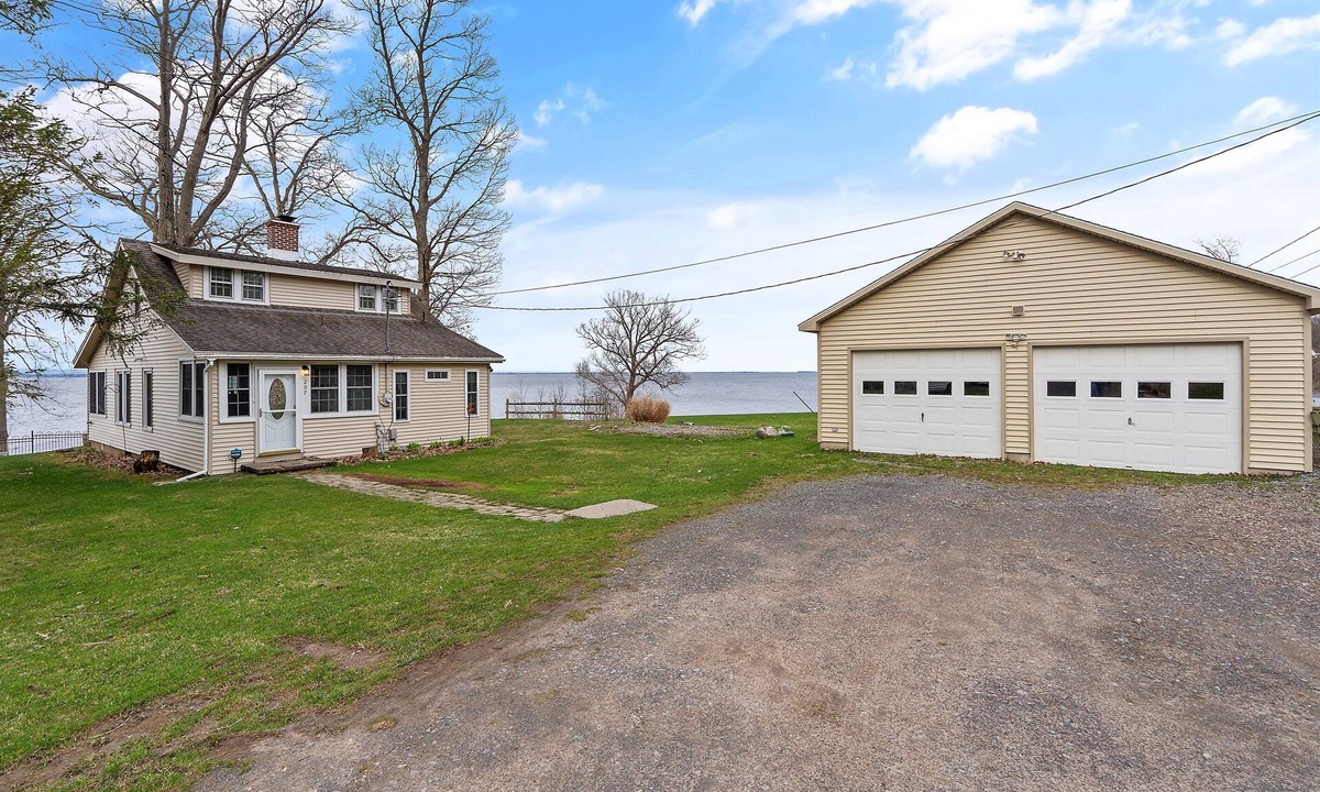 Cleveland House | Oneida Lakeside | Private Dock | Pet Friendly