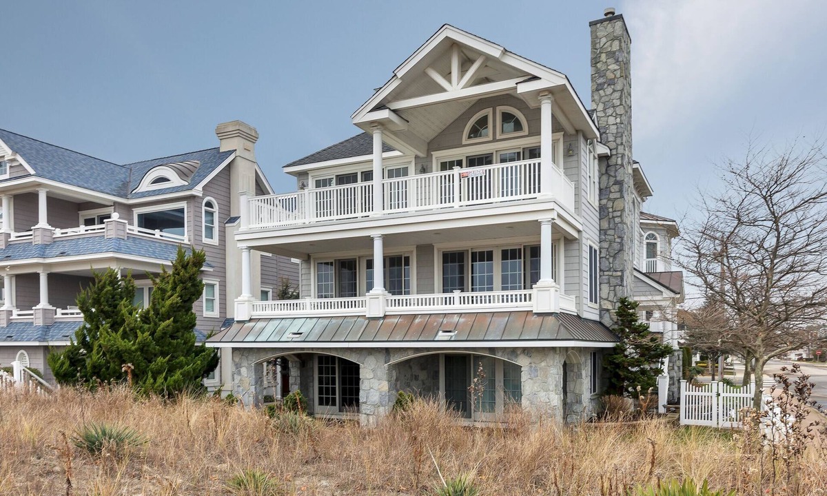 Gold Coast House | ONLY if you like PERFECT!