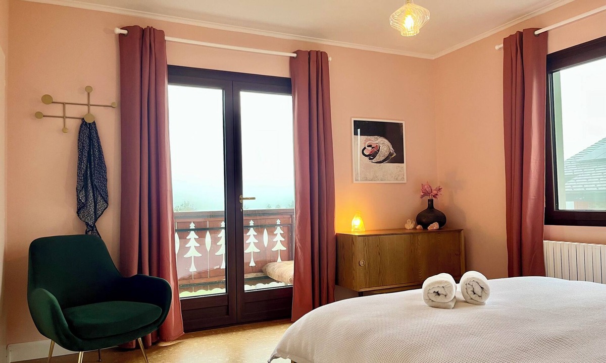 Thollon-les-Memises Apartment | Onlymyflats - Fauna Flora