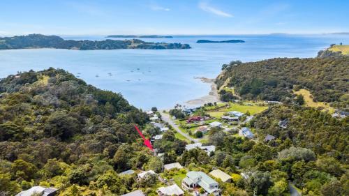 Mahurangi West House | Opahi TreeHouse - Mahurangi West Holiday Home