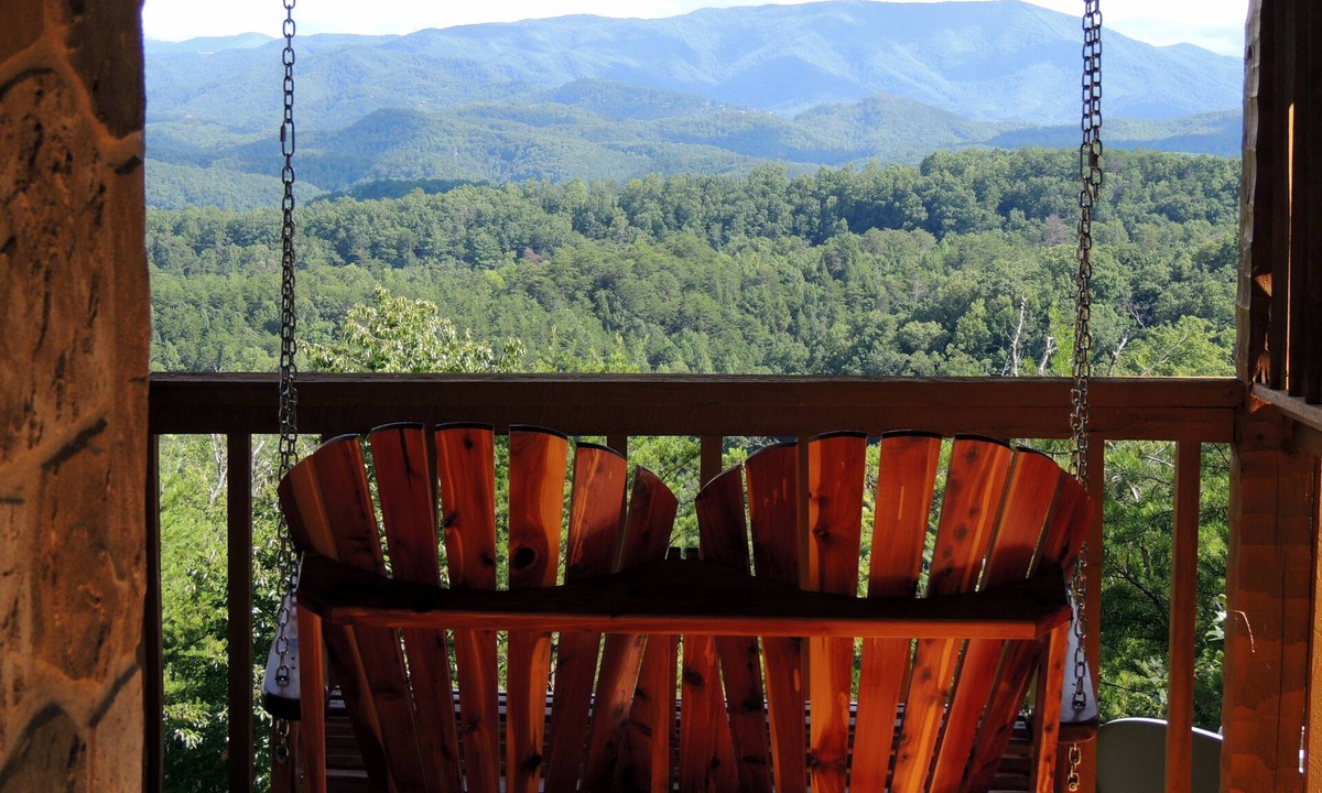 Sevierville Cabin | Open 5/31-6/4, JUL 3-6,17-23 Knight of My Dreams, Secluded,Amazing View, 1 level