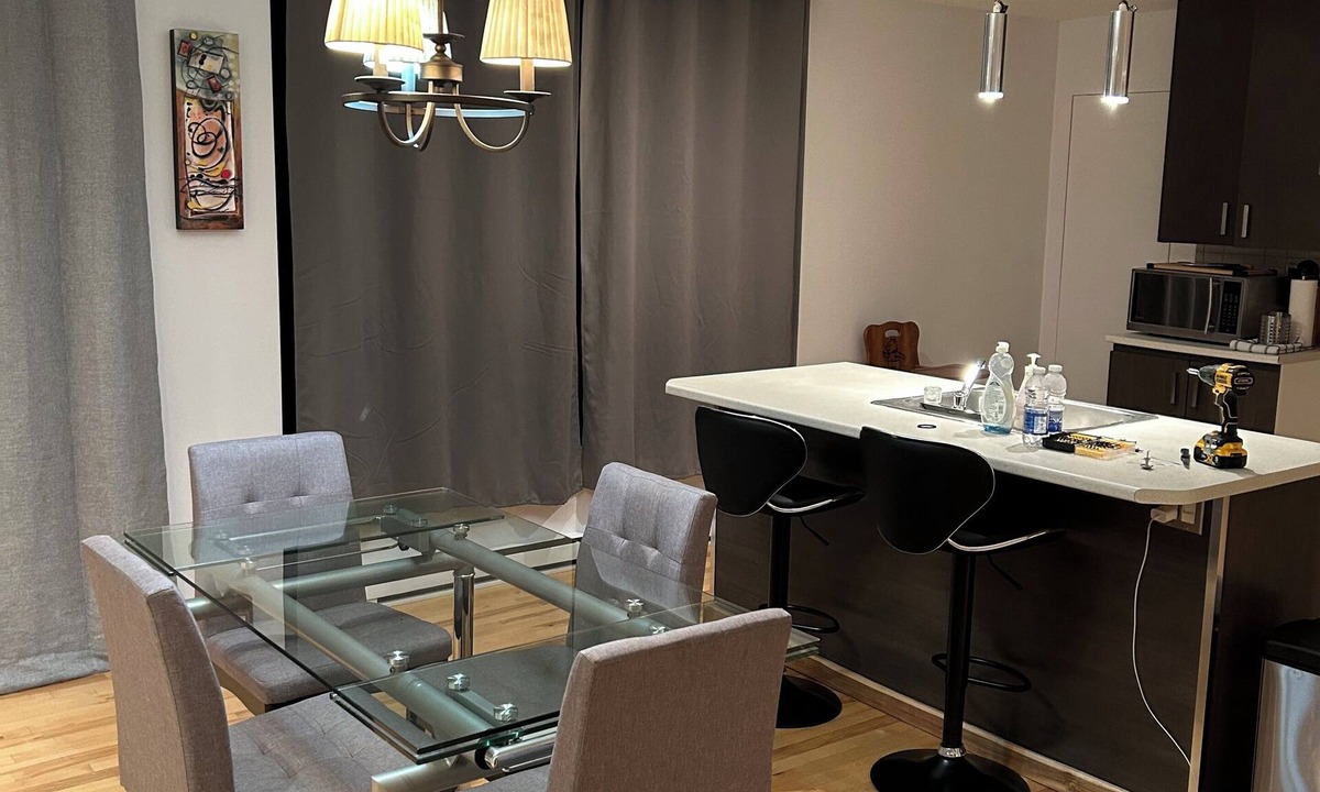 Chateauguay Apartment | Open Air Condo! EV Charging Station! Private courtyard, 10-minute casino