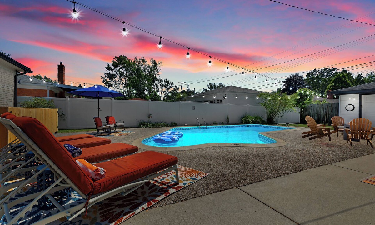 Clawson House | Open for 2026 Seasonal Private Heated Pool, Firepit, Walk to Parks + Eats