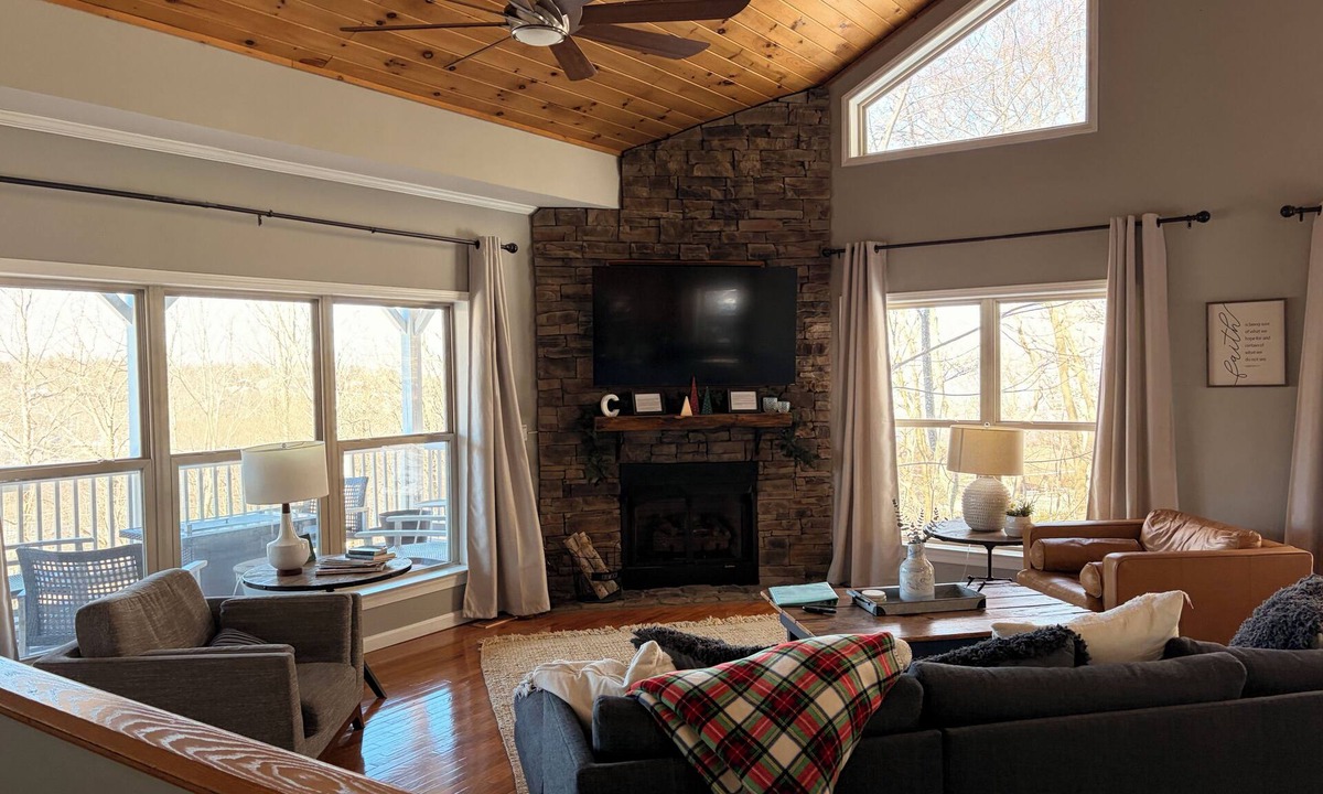 Beech Mountain Cabin | Open Living, Fall Views, Hot Tub, Near Ski Slopes