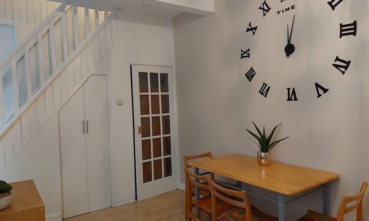 Portsmouth House | Open Mind Property - 2 Bedroom House