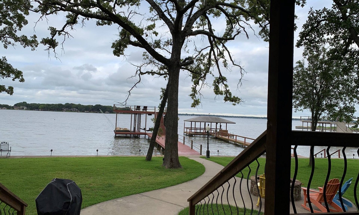 Carolyn Estates House | -Open water-Fire Pit-Stunning Sunsets-Lake access even in low levels
