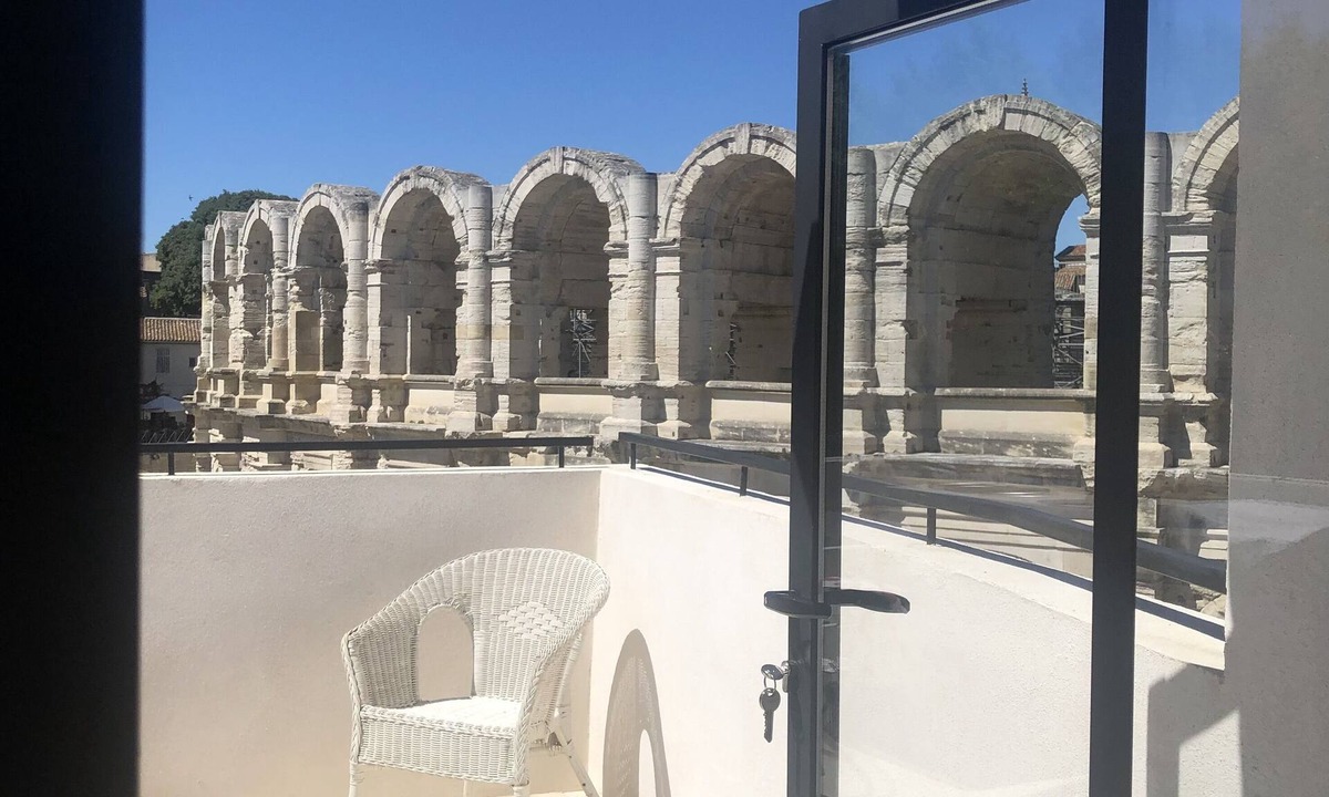 Arles City Centre House | Opposite Les Arenes and La Major