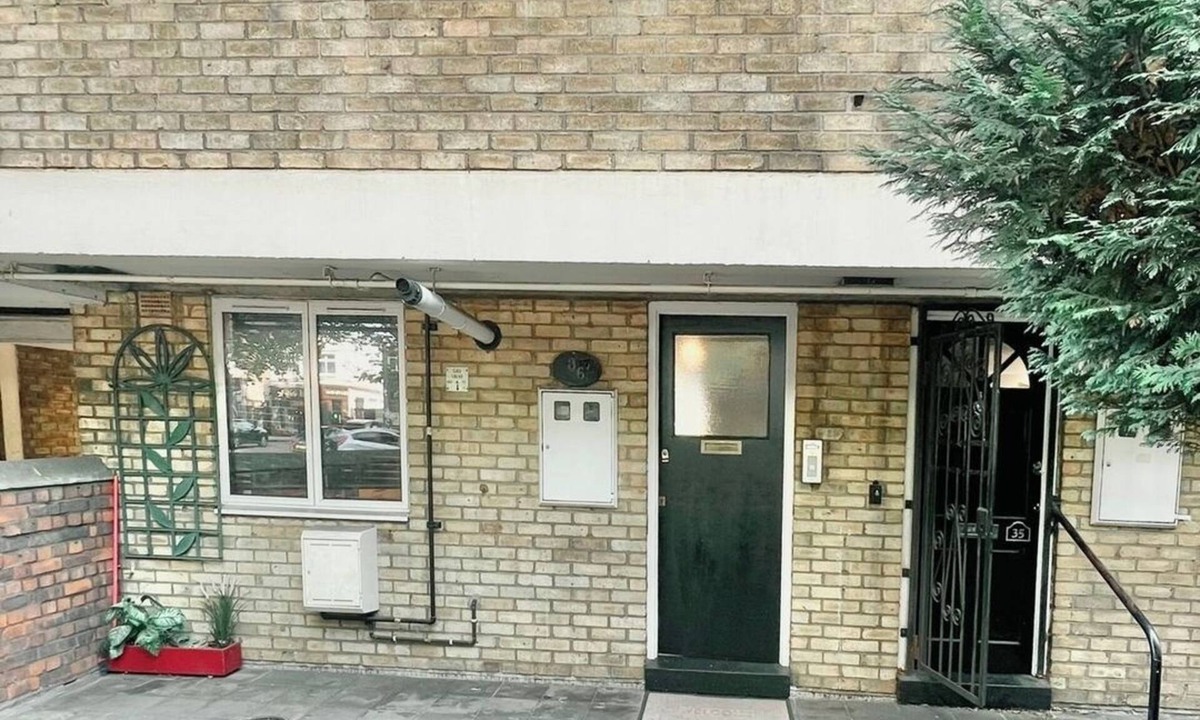 Stepney Green House | Opposite Whitechapel Station