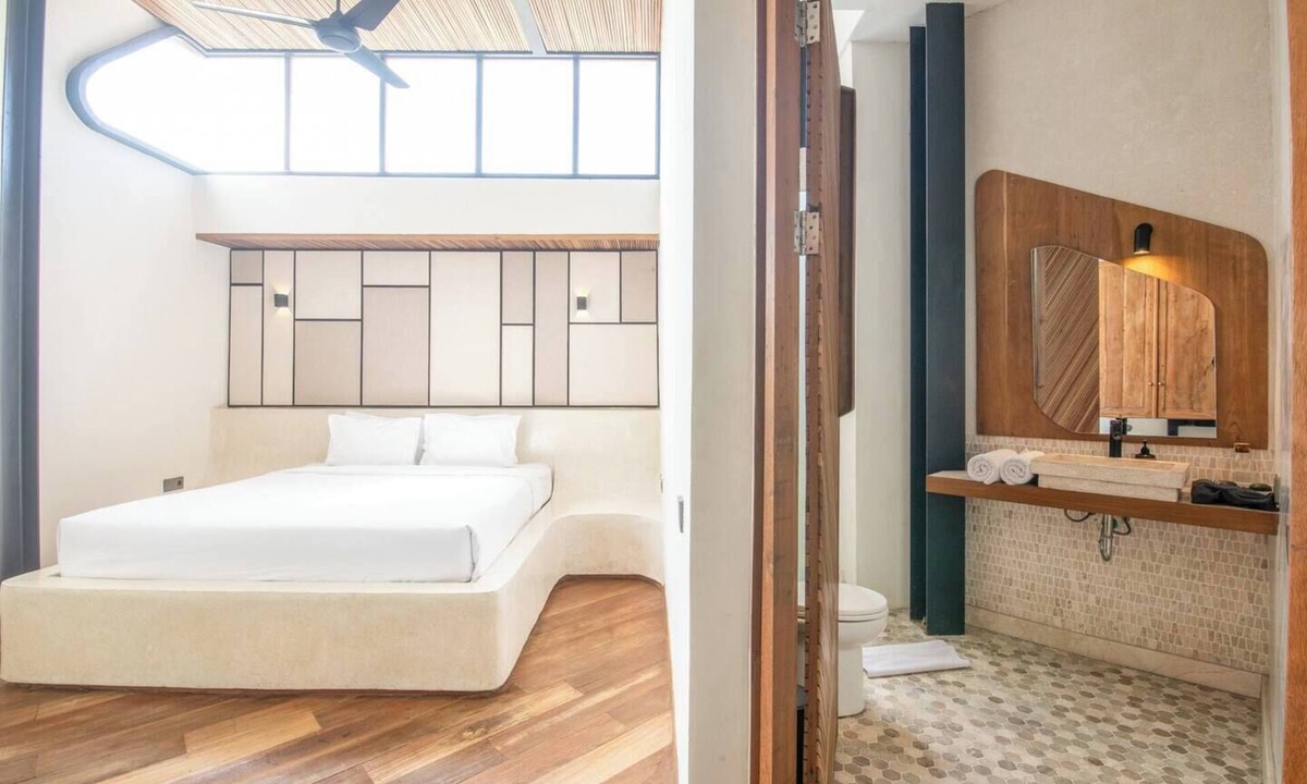Pererenan Apartment | Opulent 1-BR Loft with Art Deco Shared Pool