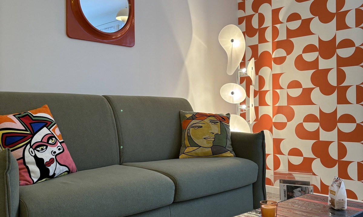 Clermont-Ferrand Apartment | Orange&Art
