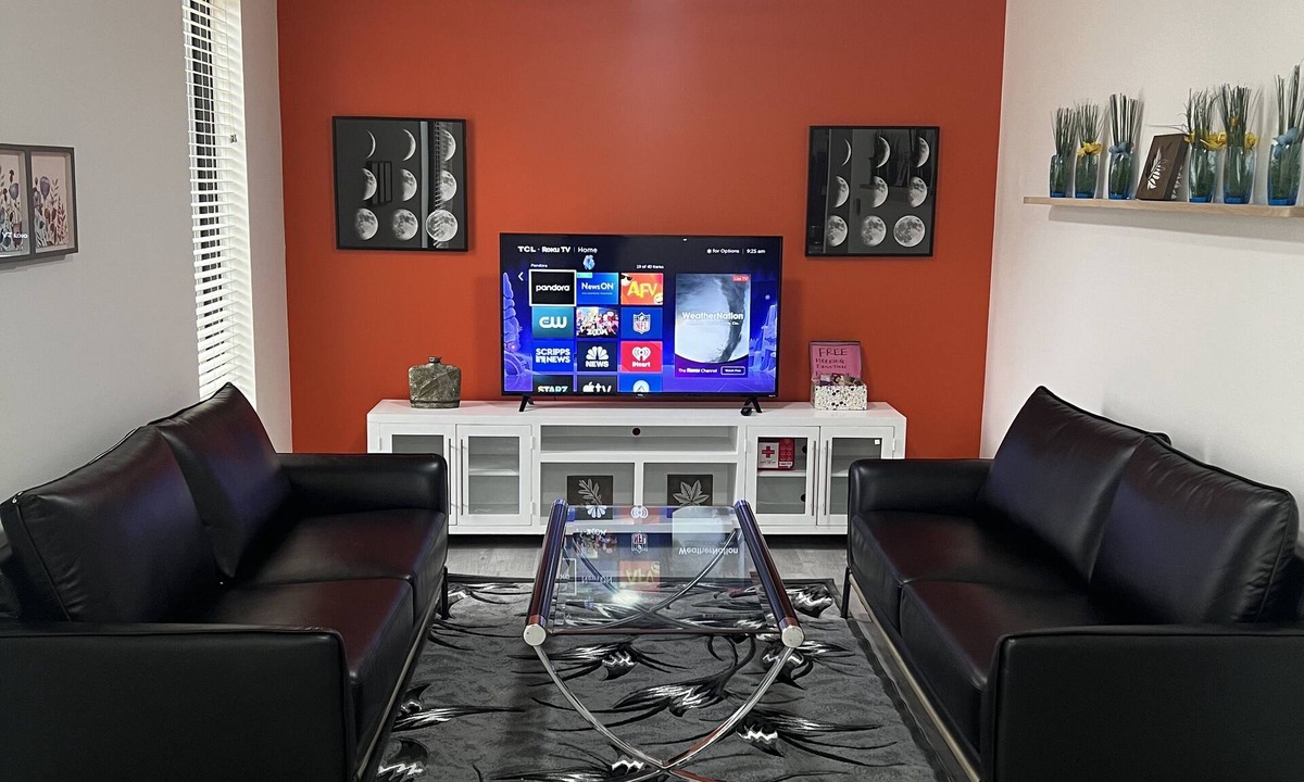 North Central Omaha House | OranGe DeLuxe - No Cleaning Fee, Centrally Located.