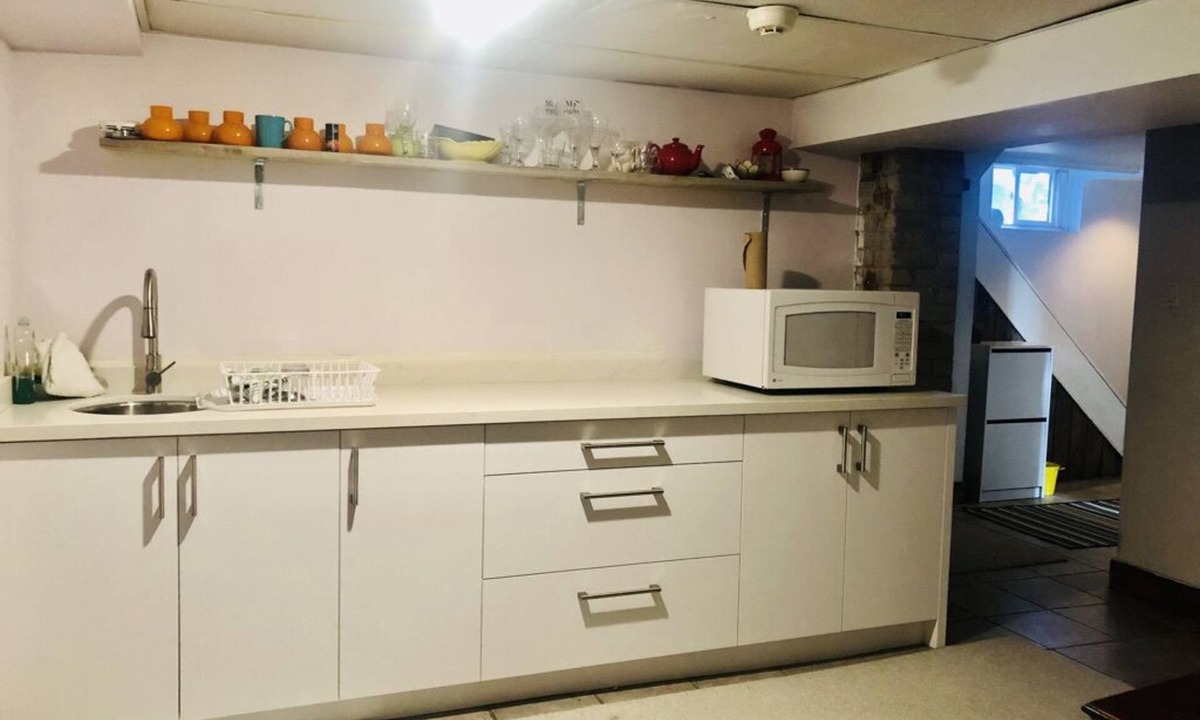 Lawrence Park House | Orange room