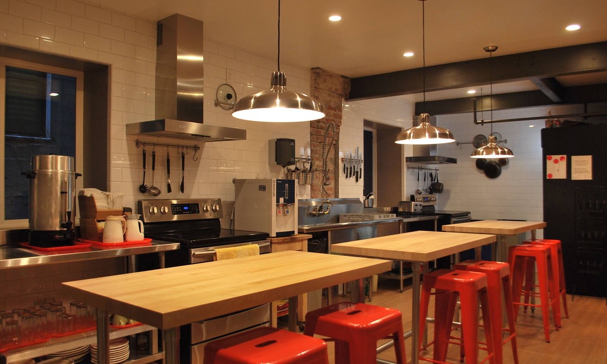 Theater District Hostel | Orange Village Hostel