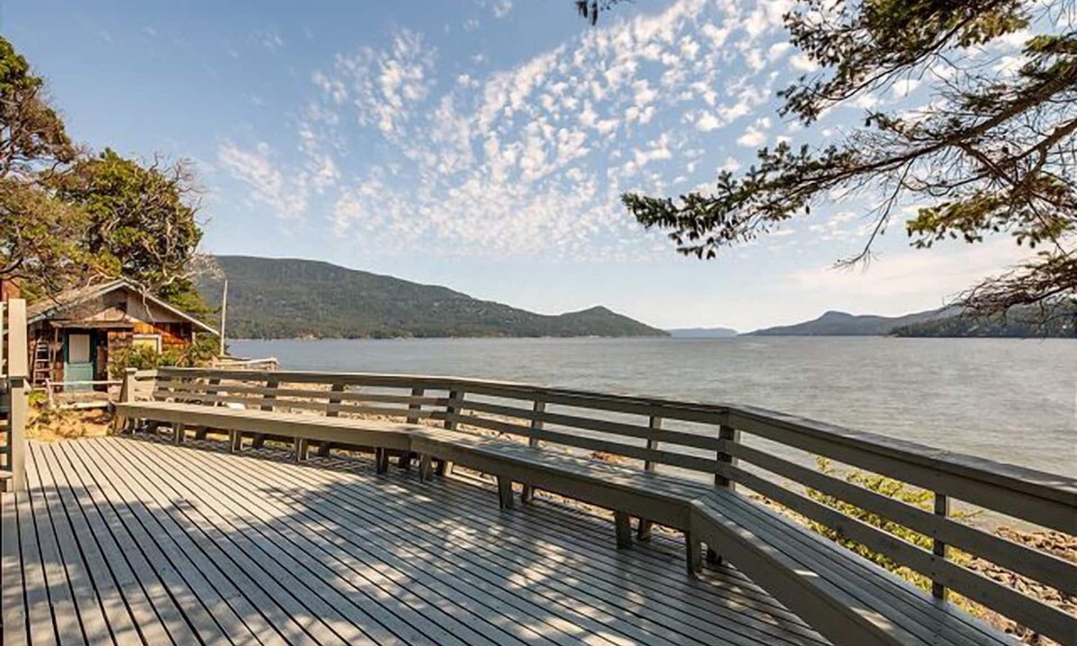 Eastsound House | Orcas Island, Juniper House #212