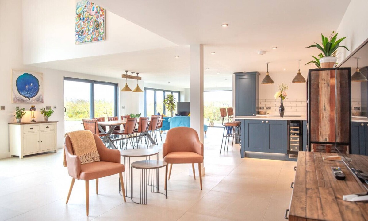 Cropthorne House | Orchard Barn - 4 BD Barn Conversion with Stunning Views