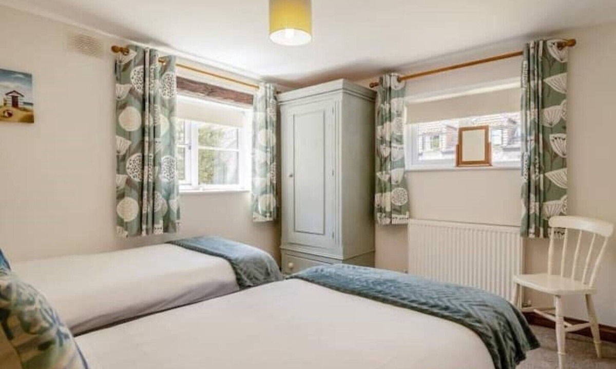 Wedmore Cottage | Orchard Farm - Orchard view