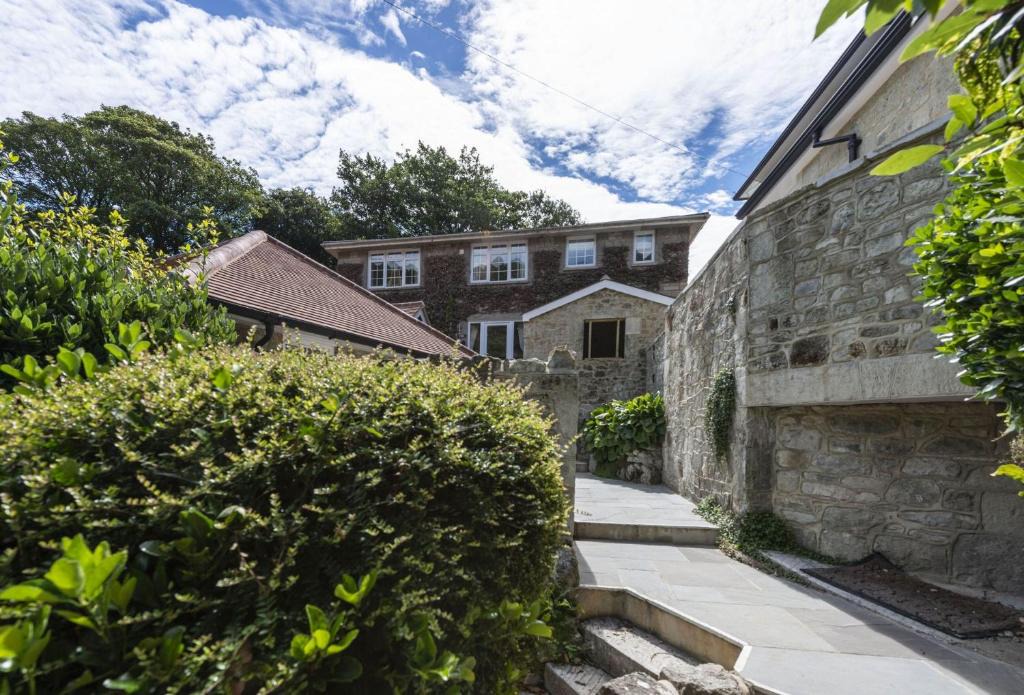 Ventnor House | Orchard Leigh Villa