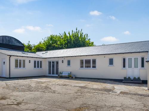 Broadwindsor Apartment | Orchard Lodge