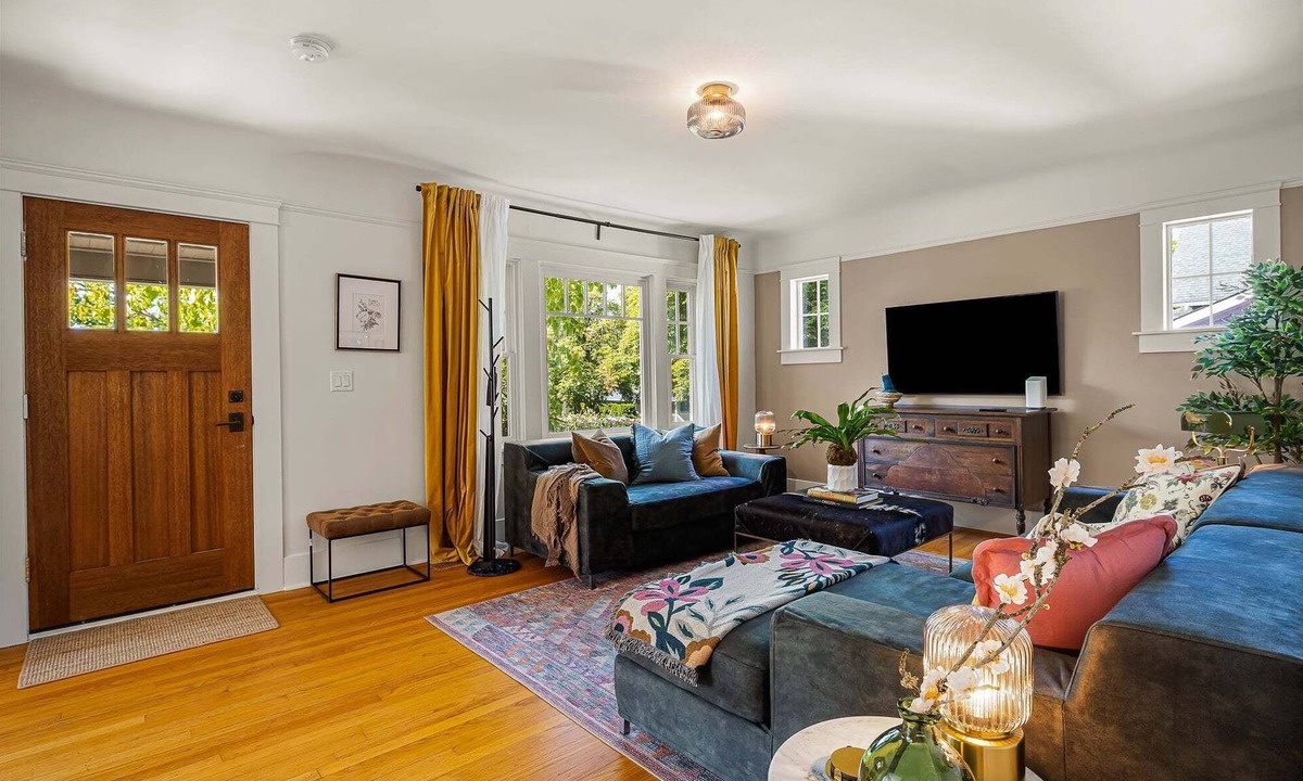 Eugene House | Orchard Luxe - Modern Home In Walking Distance To Uo 3 Bedroom Home