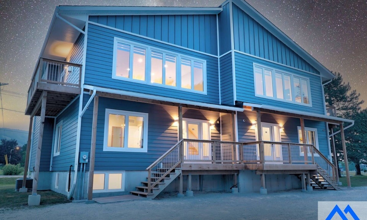 The Blue Mountains Ski Chalet | Orchard Meadows Retreat - Ping Pong + Mountain View!