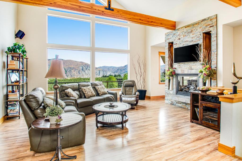 Orondo House | Orchard Oasis