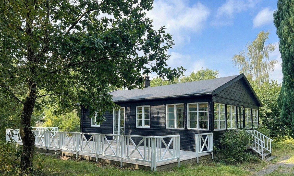 Saksild Strand House | Original 1930s timber house near Rude Beach