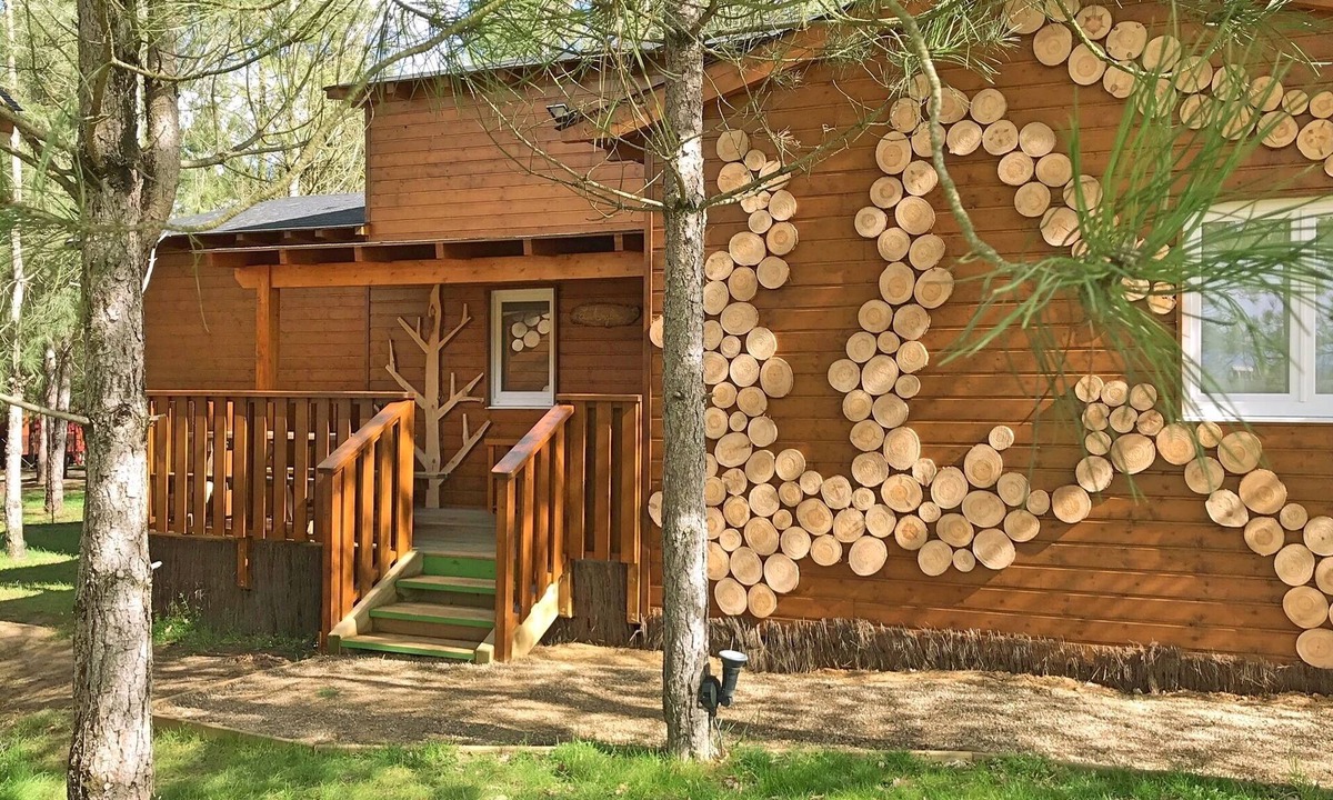 Dienne Hotel | Original hotel under the pines