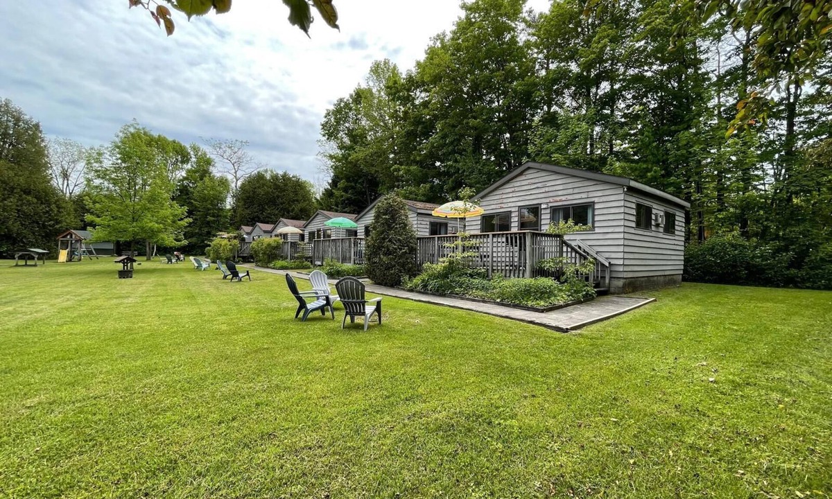 Hope Bay Cottage | Oriole-Cedar Garden Cozy Cottage #2 for a relaxing retreat
