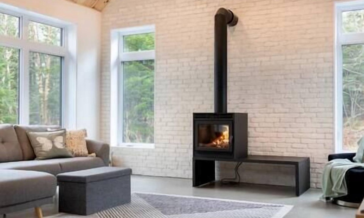 Notre-Dame-Des-Bois Ski Chalet | Orion, New, Land 100 ACRES