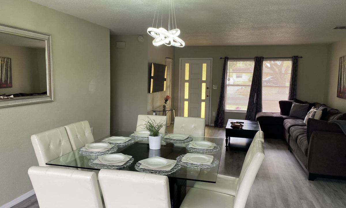 Southwest Orlando House | Orlando Modern Spacious Home Near Universal