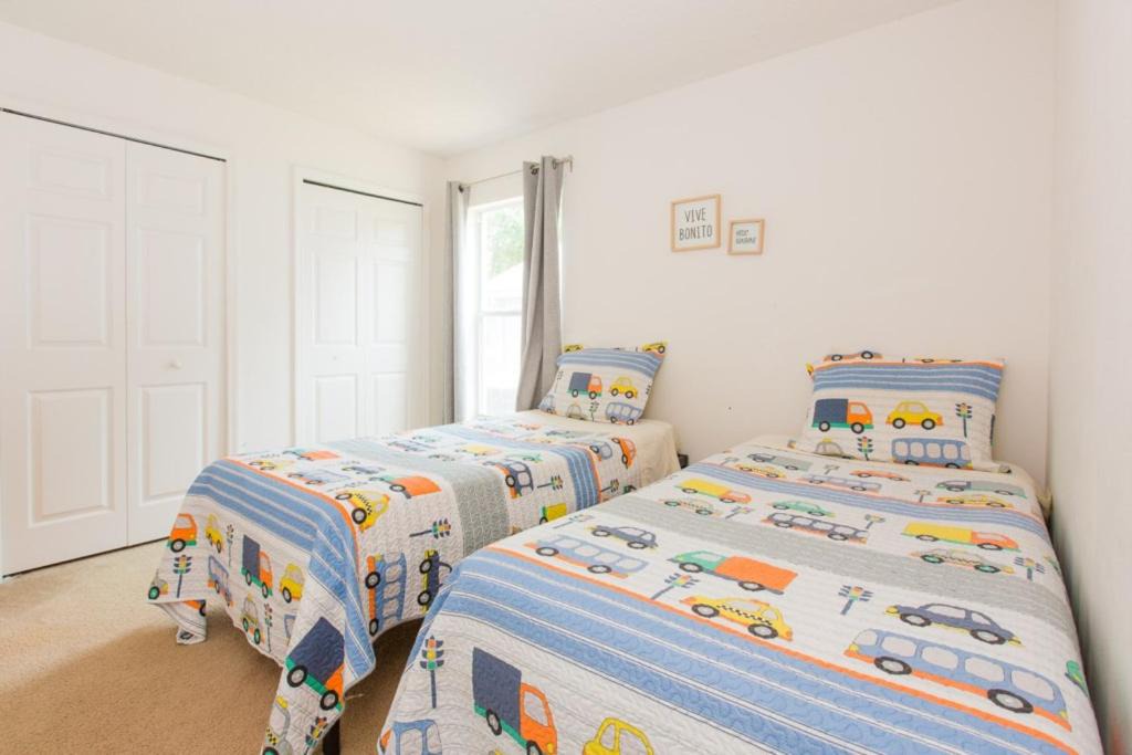 Orange Tree Villa | Orlando Vacation House