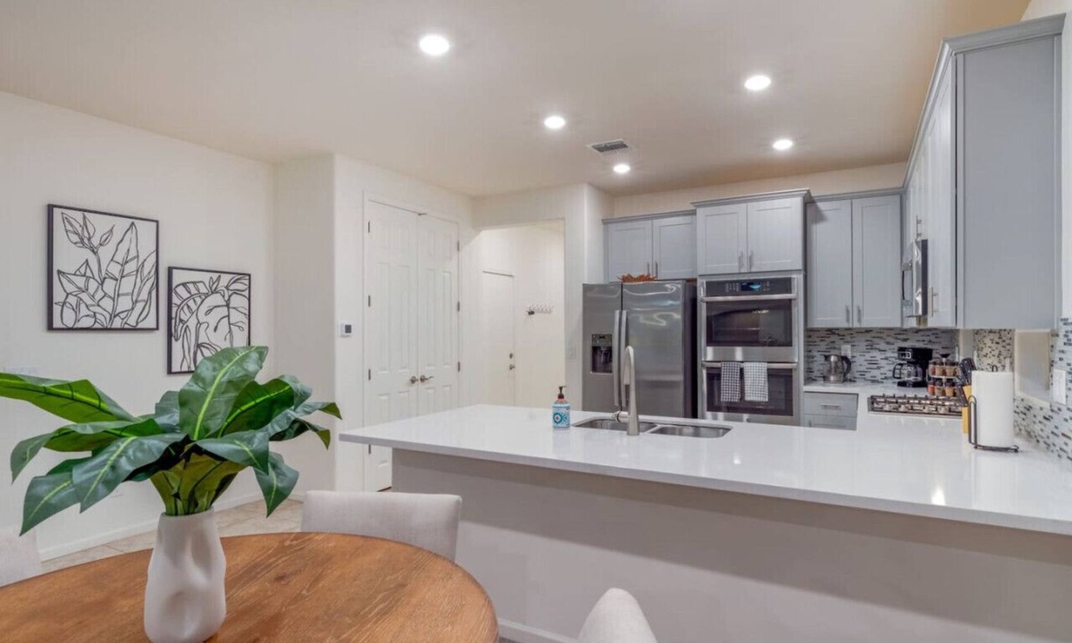 Casas Adobes House | Oro Valley/Garage/2 BR 2BA/Office/Fenced