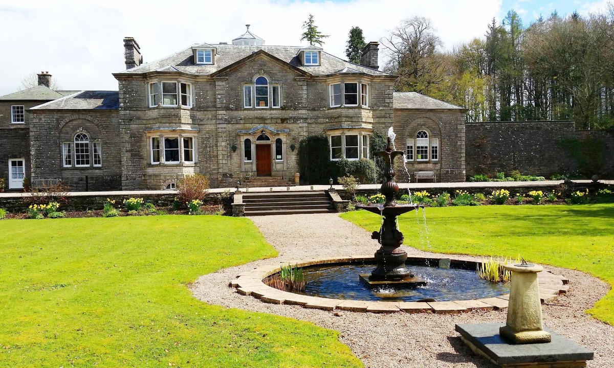 Orton Apartment | Orton Hall, Royalist Suite