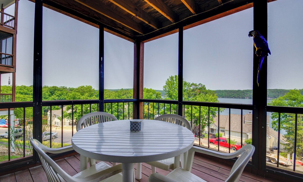 Osage Beach Apartment | Osage Beach Condo w/Private Deck & Lake Views!