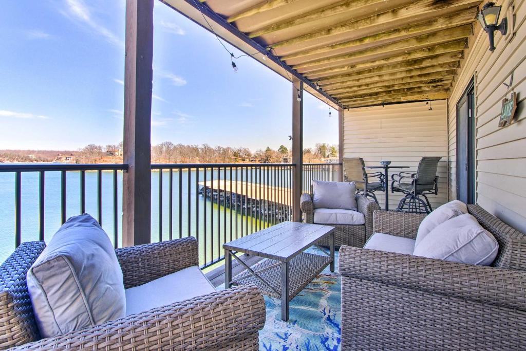 Osage Beach House | Osage Beach Resort Condo w/Community Pool!