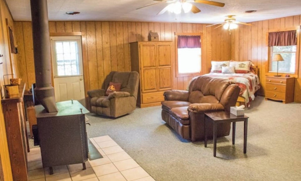Triumph Cabin | Osage cabin, sleeps 4 at Kishauwau Cabins near Starved Rock- no animals allowed