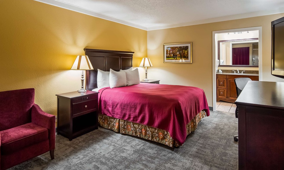 Eureka Springs Historic District Hotel | Osage Creek Lodge