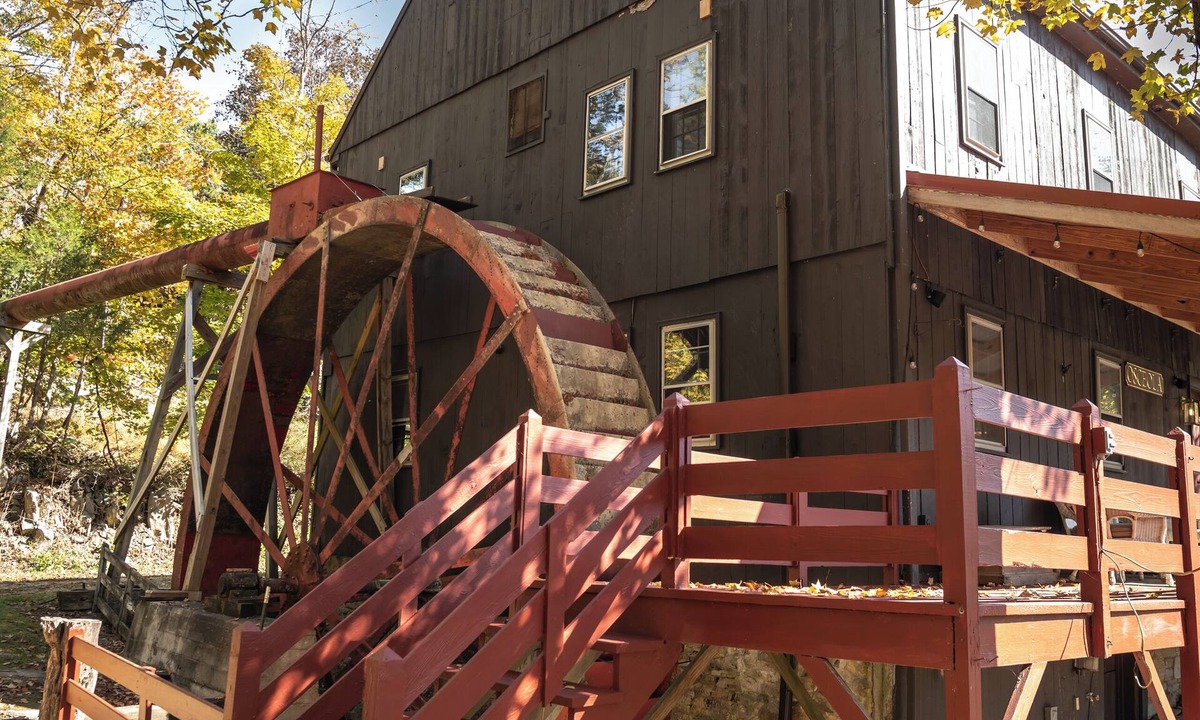 Raphine Bed & Breakfast | Osceola Mill