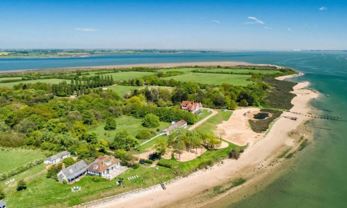 Maldon Cottage | Osea Island: Serene Cottage