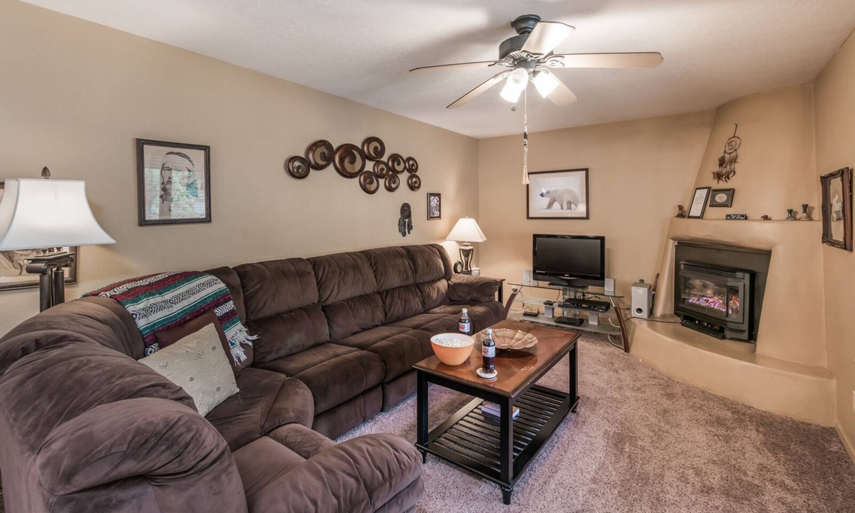 Ruidoso Cabin | Oso Blanco | Pet Friendly, Wood Fireplace, Patio!