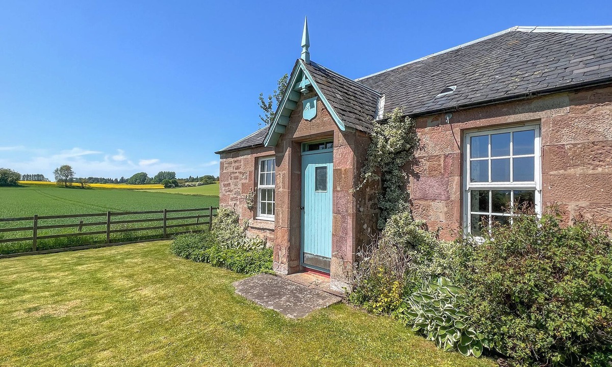 Kirriemuir Cottage | Osprey Cottage - UZQ