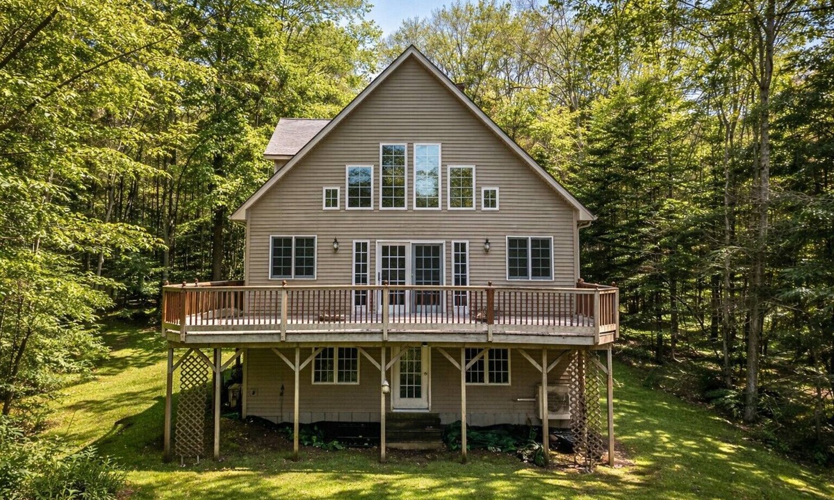 Wiscasset House | Osprey Overlook: Peaceful Riverfront Retreat